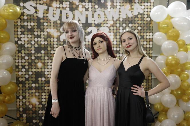 Studniówka na 34. piętrze. Bal maturalny IV LO w Gdańsku [ZDJĘCIA]