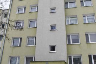 Inowrocław. W tym bloku ojciec zamordował 10-letnią córkę. Był znanym restauratorem