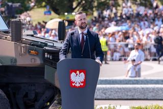 Defilada wojskowa 15 sierpnia w Warszawie