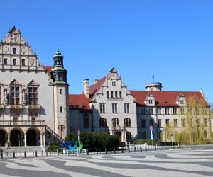 Zakrwawiony mężczyzna wtargnął na zajęcia UAM. Policja interweniowała