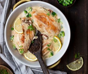 Kremowa pierś kurczaka z cytryną i fetą gotowa w 20 minut!