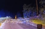 Blisko 20 zerwanych dachów po nocnych burzach w Małopolsce. Strażacy interweniowali ponad 400 razy