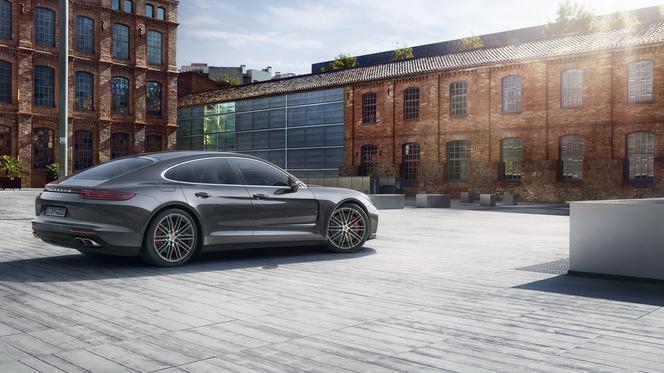 2017 Porsche Panamera