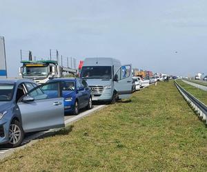 Tragedia na autostradzie A1. Motocyklista zginął w zderzeniu z autobusem