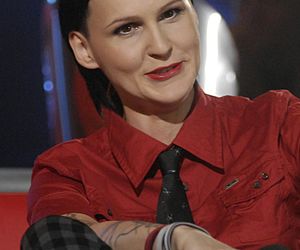 Chylińska nieźle się zmieniła. Duże usta i gładka twarz. Poznajecie ją jeszcze?