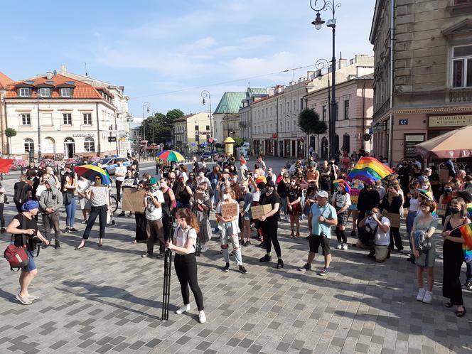 "Jesteśmy ludźmi, nie ideologią" - tak środowiska LGBT manifestowały wczoraj w Lublinie