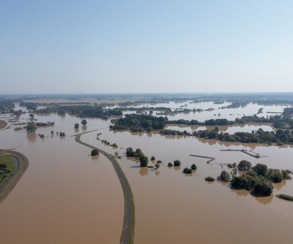 Opolskie. Powódź w Lewinie Brzeskim. 90 procent miasta zostało zalane [ZDJĘCIA].