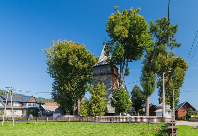 To jeden z najpiękniejszych drewnianych kościołów w Małopolsce. Jest uznawany za perłę gotyku