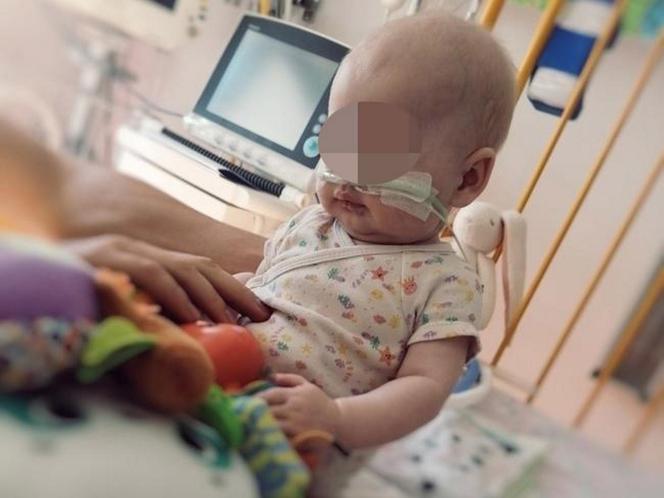 Mała Zuzia z Łódzkiego pilnie potrzebuje pomocy! Po 3 miesiącach od urodzenia wykryto u niej złośliwy nowotwór [ZDJĘCIA]