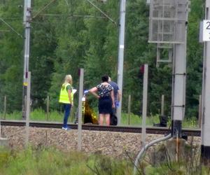 Koszmarny wypadek na torach. Zginął człowiek. Odwołane i opóźnione pociągi