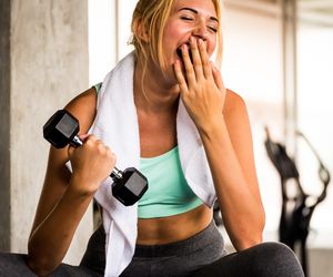 Dlaczego ziewam podczas ćwiczeń? [Porada eksperta]