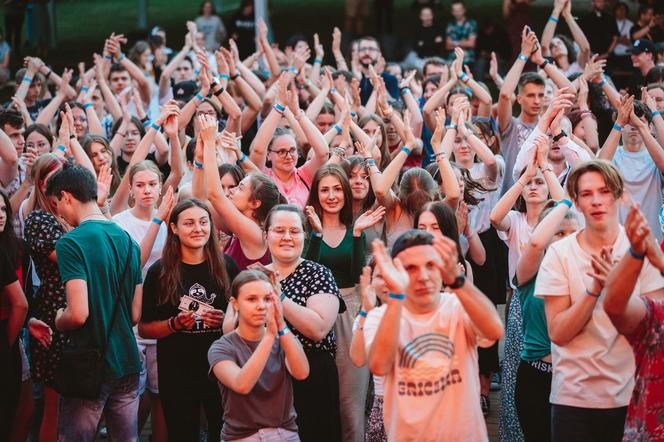 Festiwal Życia w Kokotku trwa. To chrześcijański Woodstock ZDJĘCIA 