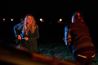 Na Wspólnej, odcinek 3758: Eliza (Katarzyna Chorzępa), taksówkarz (Sebastian Badurek) 