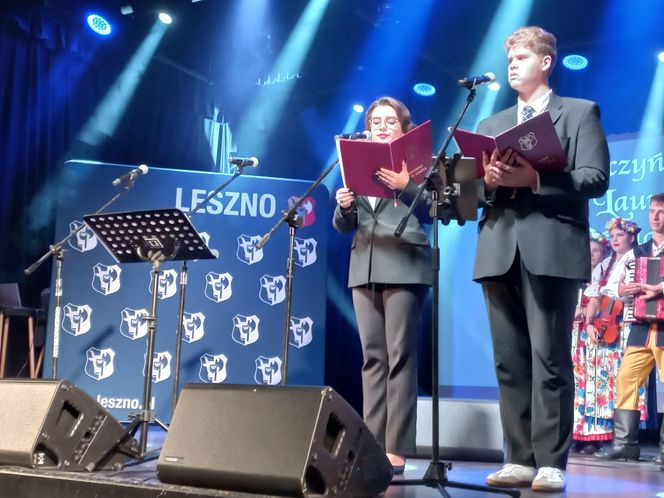 Wręczono Leszczyńskie Laury Oświaty. Zdolnym uczniom ze szkół w Lesznie