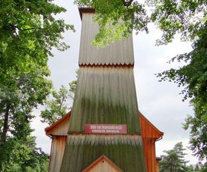 To jedna z najpiękniejszych wsi w Małopolsce. Mieszkał w niej sławny alchemik 