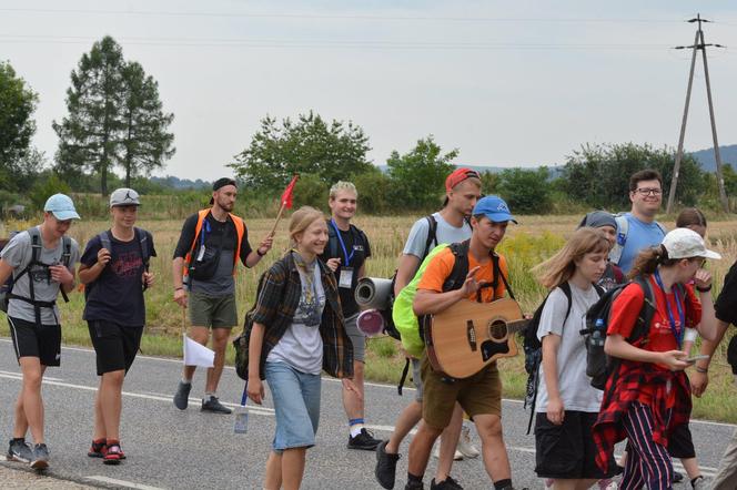 Śpiewający dzień lubelskich pątników na szlaku do Jasnej Góry!