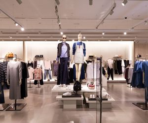 H&M znowu zamyka swoje sklepy. Wynoszą się z popularnych galerii handlowych. Tym razem zwolnienia dotkną ponad 400 osób. Co dalej z H&M?