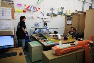 Noc w Instytucie Lotnictwa w Warszawie