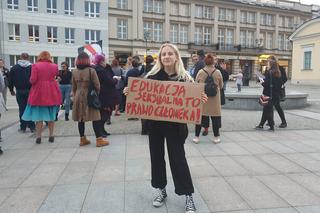 Zakaz edukacji seksualnej. Białostoczanie protestowali na Rynku Kościuszki