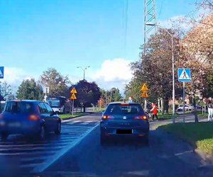 Katowice: 46-latek prawie potrącił na pasach kobietę z dziecięcym wózkiem