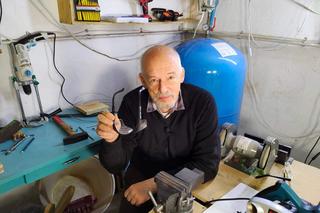 Korwin-Mikke uzależniony od majsterkowania 