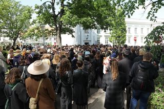 Brutalny atak na kampusie UW. Uniwersytecka społeczność upamiętniła zmarłą pracowniczkę