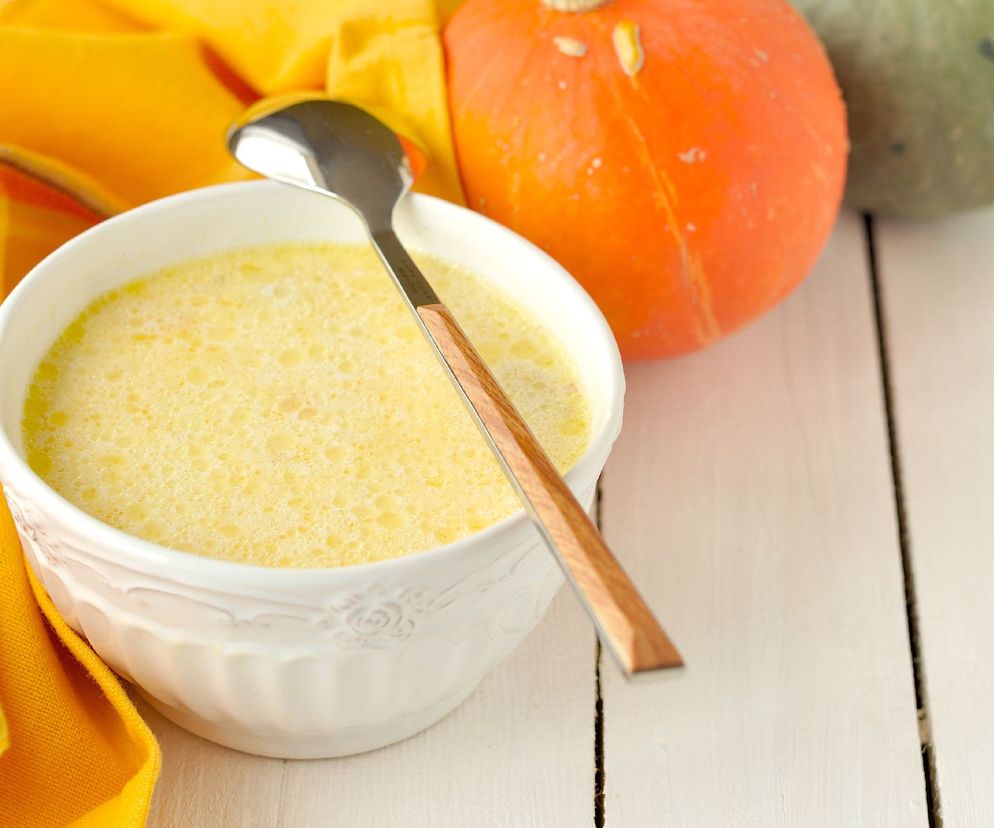 Zupa dyniowa z zacierkami. Radzimy, co zrobić, aby smakowała jak u babci 