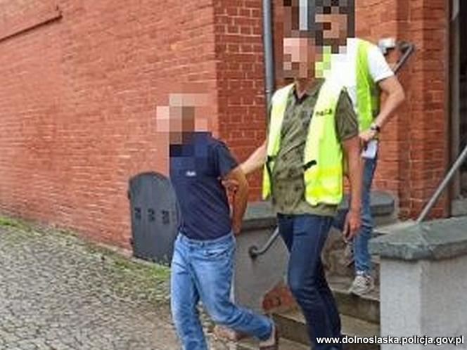 Makabra w Ścinawce Dolnej. Najpierw zabił znajomego, potem podpalił jego dom