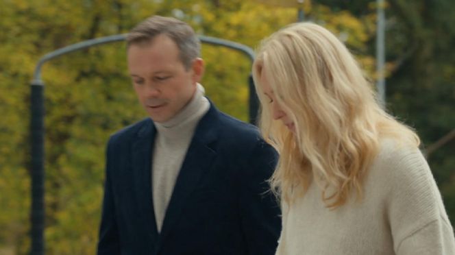 Barwy szczęścia, odcinek 3151. Bruno (Lesław Żurek), Karolina (Marta Dąbrowska)