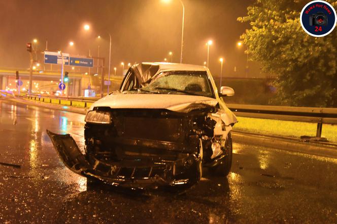 Wypadek na Wale Miedzeszyńskim. Rozbił się mercedes za milion złotych