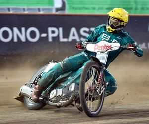 Makabryczny wypadek zawodnika Falubazu Zielona Góra. Musiał zostać zabrany do szpitala