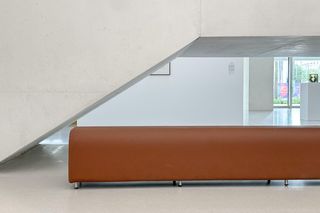 Czy przestrzenie na parterze MSN spełniają funkcje publiczne?