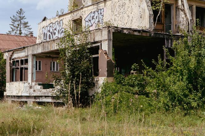 Hotel Sudety w Jeleniej Górze - zobacz zdjęcia ogromnego Zigguratu