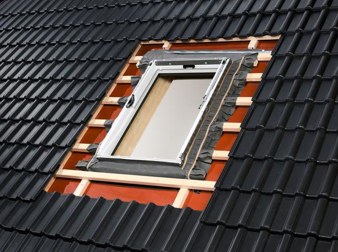 Montaż okna dachowego - rozstaw krokwi