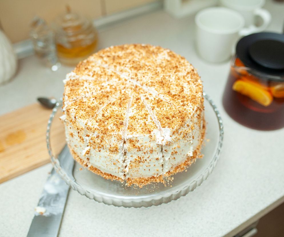 Biała Dama - przepis na urzekające, delikatne ciasto 