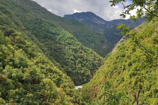 Albania z Wrocławia. Zobacz piękne jezioro Koman, rzekę Shala i średniowieczne miasto Berat. Loty od 139 zł