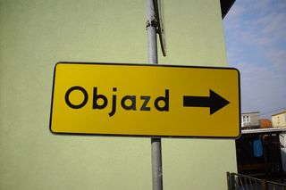 Utrudnienia w ruchu przy ul Legionów. Trwa układanie nawierzchni ściernej