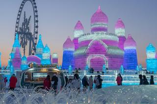 Widowiskowy Festiwal Śniegu i Lodu w Chinach. Ponad 1000 atrakcji dla zwiedzających