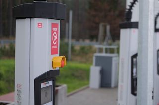 Hub szybkiego ładowania elektryków otwarty w woj. warmińsko-mazurskim