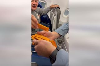 Najpierw Martyniuk a teraz oni. Polscy kabareciarze robią zamieszanie w samolocie!