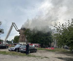 Wielki pożar na Pradze-Północ. Kłęby czarnego dymu nad Warszawą