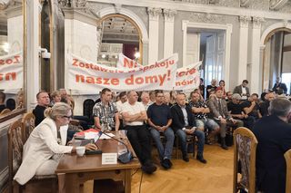Protest mieszkańców sprzeciwiających się budowie wschodniej obwodnicy Tarnowa na granicy z Wolą Rzędzińską