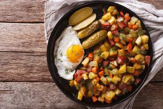 Szwedzka pyttipanna to moc smaku i aromatu. Nazwa jest trudna, ale przepis dziecinnie prosty 
