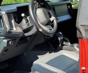 Wnętrze Forda Bronco