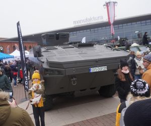 Łódzki Piknik Niepodległościowy. Mieszkańcy świętowali w Manufakturze [ZDJĘCIA]