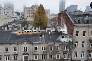 Pożar poddasza w zabytkowej kamienicy na ul.Miedzianej