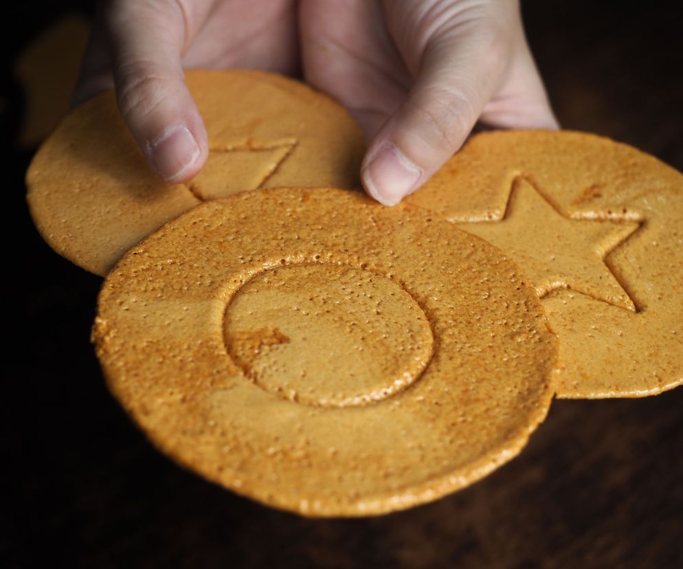 Ciasteczka ze Squid Game - jak zrobić chrupiące, karmelowe słodycze dalgona