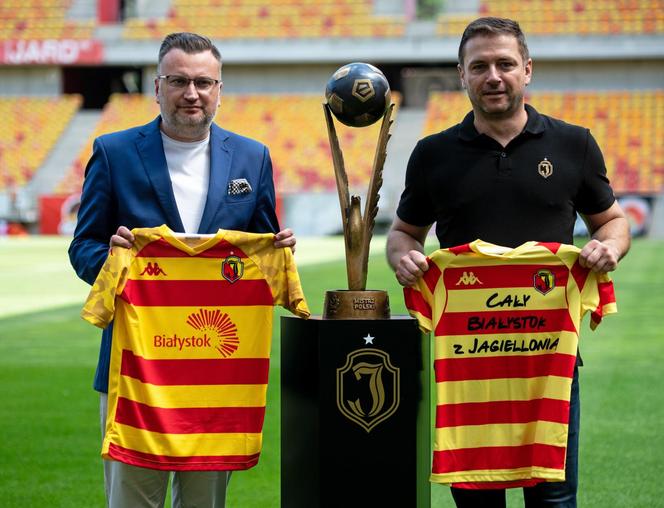 Jagiellonia Białystok zaprezentowała stroje na sezon 2024/25