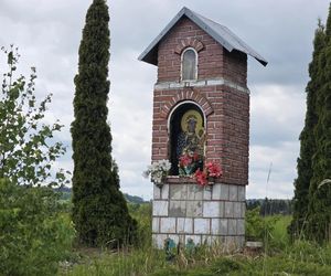 Podkarpackie kapliczki z historia. Wrzućcie tam prosze wszytko jak leci, tylko prosze tez jeszcze o pierwsze zdjęcie.