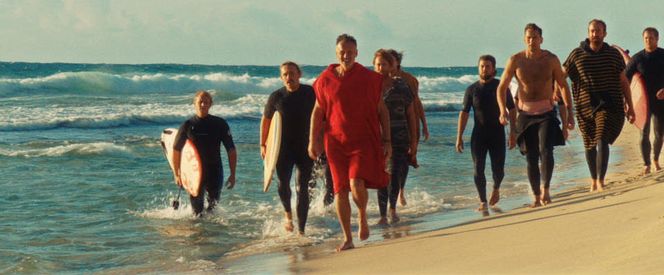 „Surfer” -  Nicolas Cage znów na fali